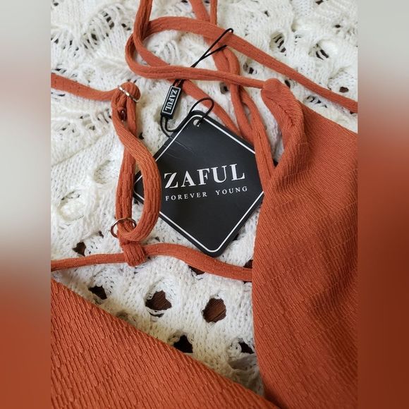 Zaful Triangle Top Cheeky Bottom Bikini Two Piece Swimsuit - Picture 3 of 3